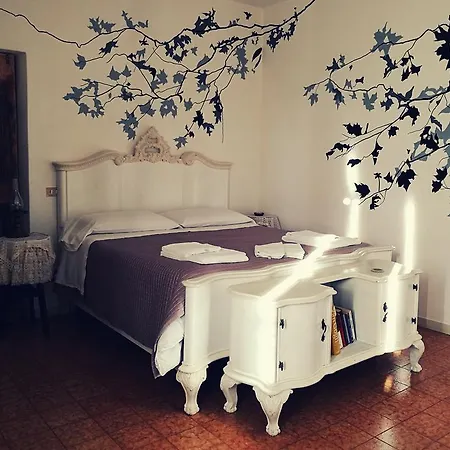 Lamagia Di Corte Moronati Couette-café Sirmione
