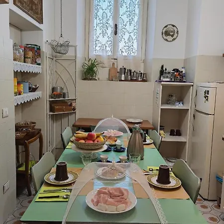 Oda ve Kahvaltı Lamagia Di Corte Moronati *
